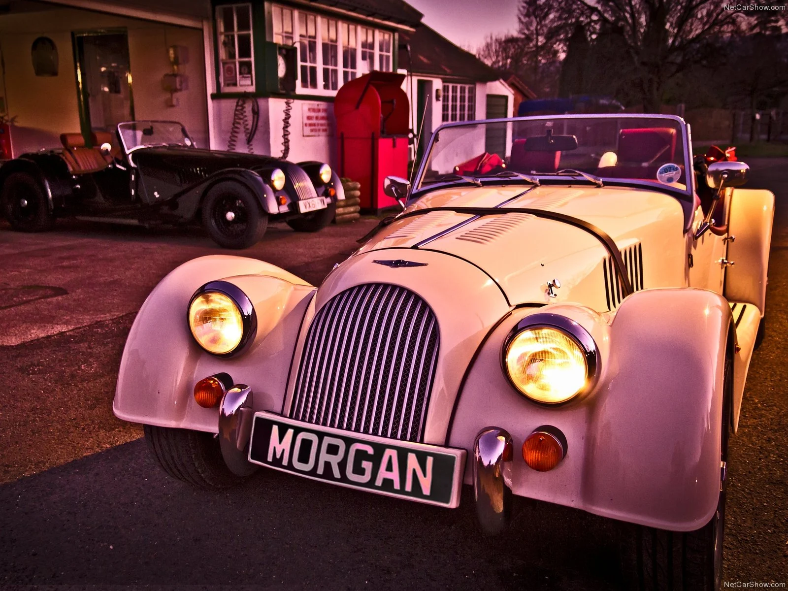 Hình ảnh xe ô tô Morgan Plus 4 2012 & nội ngoại thất