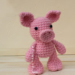 http://www.amigurumitogo.com/2017/08/crochet-pig-free-pattern.html