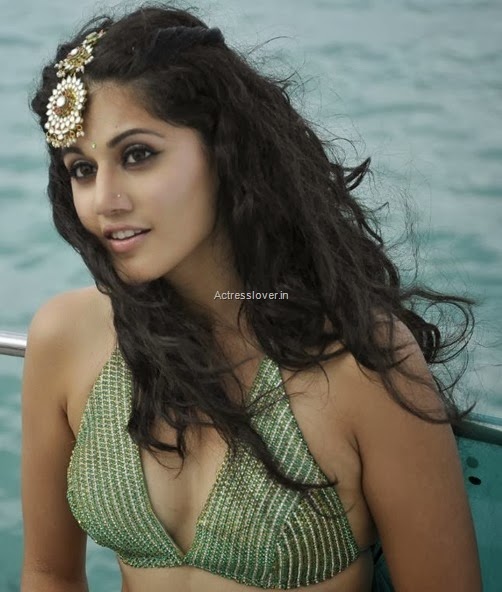 Taapsee-Pannu-Hot-Photo