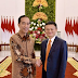 RAJA NUSANTARA | BANDAR TOGEL TERPERCAYA | CEO Alibaba Group Jack Ma, disambut Presiden Joko Widodo di Istana Kepresidenan Bogor.