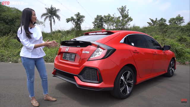 Gambar honda Civic Hatcback Bagian belakang