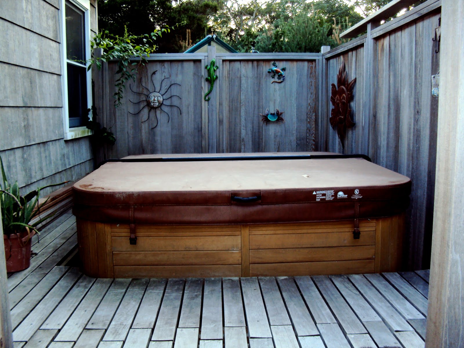 awesome hot tub enclosure