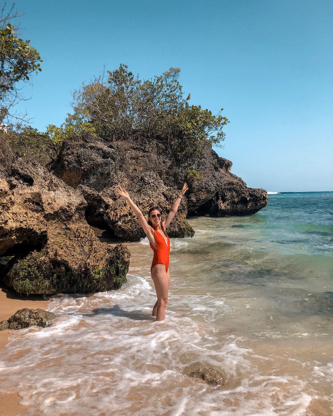 Pantai Padang atau populer dengan sebutan Taplau adalah sebuah pantai yang terletak di Kota Padang, Sumatra Barat. Pantai ini terletak pada kawasan padat perkotaan di Kecamatan Padang Barat, dan membentang dari daerah Purus hingga muara Batang Arau.