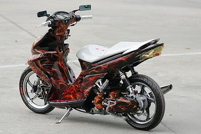  motor  sport Modifikasi  Suzuki Hayate Style