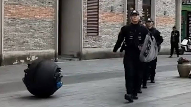 Robot poliziotti in Cina: un nuovo capitolo nella sicurezza pubblica e nella sorveglianza tecnologica