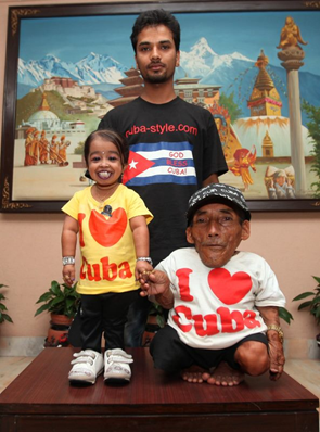 Chandra_bahadur_dangi_with_jyoti_amge(right)_,_thaneswar_Guragai(middle)