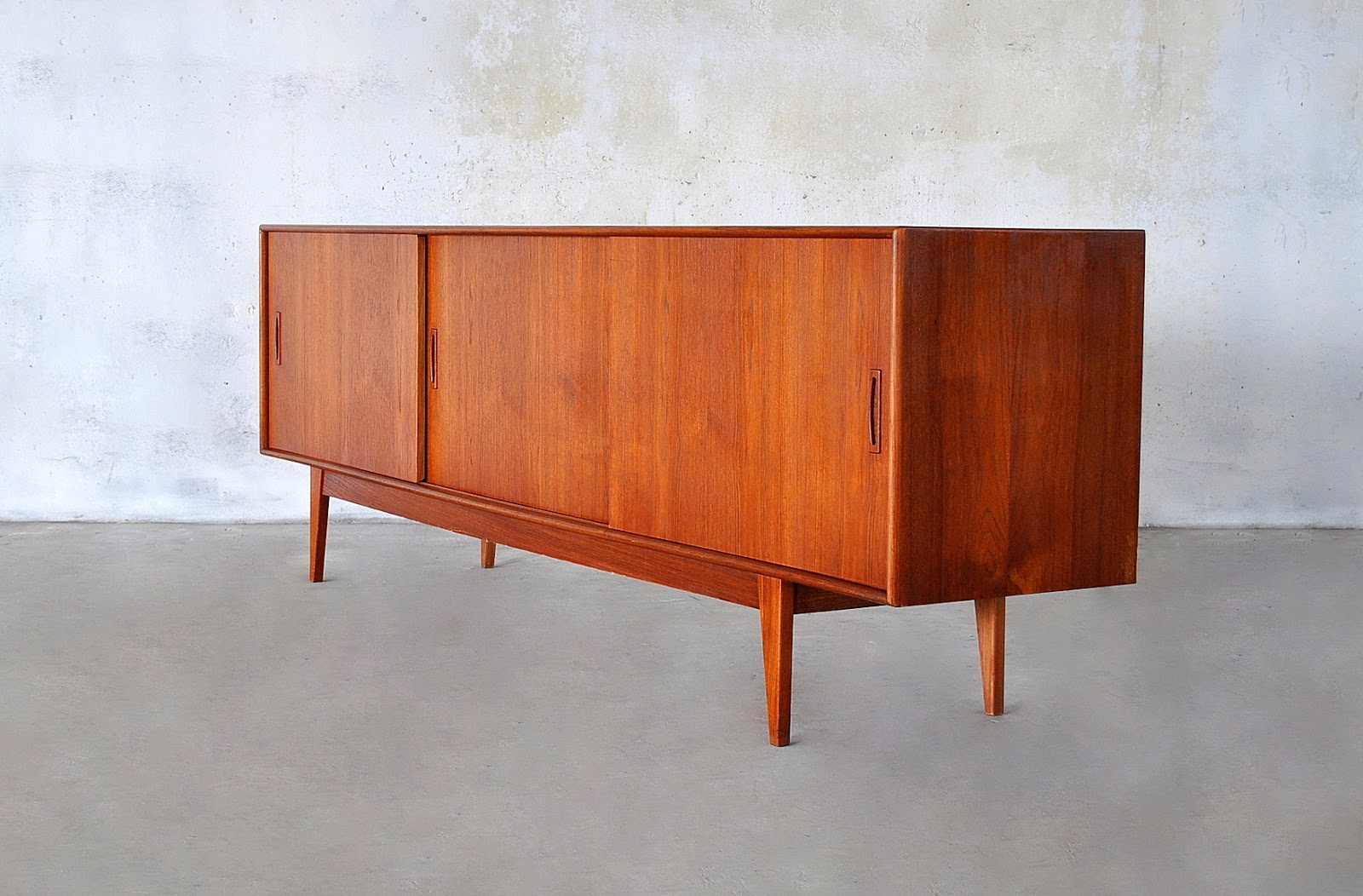 SELECT MODERN: Danish Modern Teak Credenza, Bar, Sideboard or Buffet