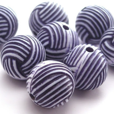 Vintage Plastic White and Navy Yarn Ball Beads