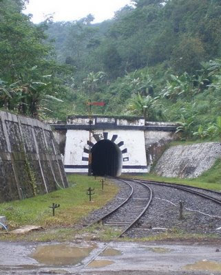 6 Terowongan Kereta Api Terpanjang Di Indonesia [ www.BlogApaAja.com ]