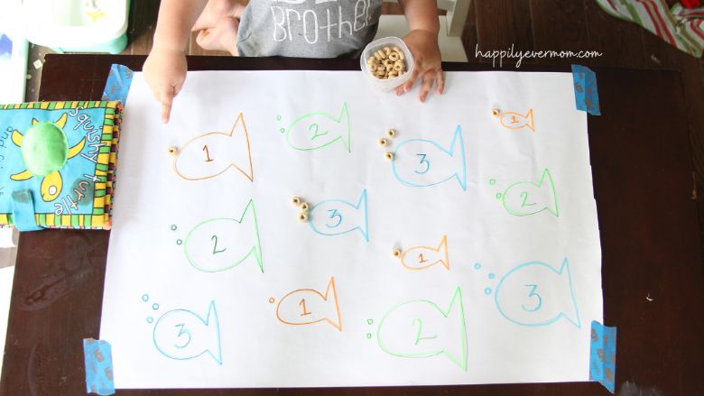 Cheerio counting activity for toddlers