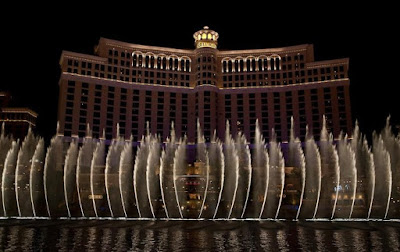 The Bellagio Casino Fountain Show Seen On www.coolpicturegallery.net