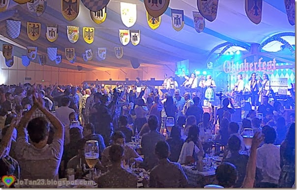 oktoberfest-2013-sofitel-party-crowd