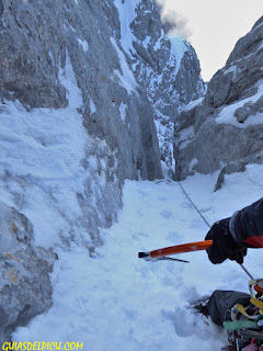 fernando calvo guia de alta montaña uiagm , escaladas y alpinismo Friero naranjo de bulnes