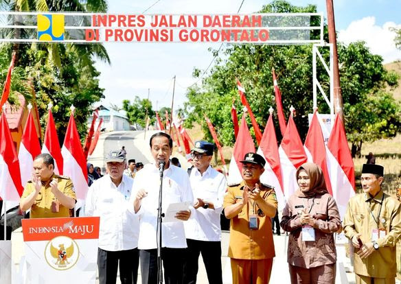 Presiden Joko Widodo Meningkatkan Konektivitas dengan Peresmian Inpres Jalan Daerah di Gorontalo