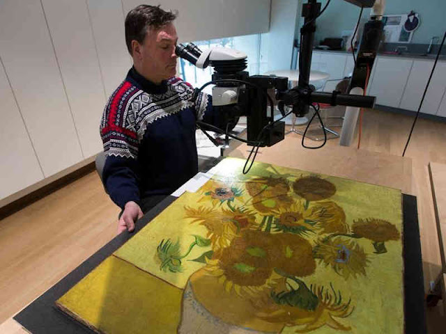 Van Gogh's 'Sunflowers' Staying Put in Amsterdam Museum