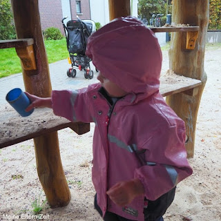 Mit Kleinkind draußen unterwegs: Unsere liebsten Unternehmungen bei „schlechtem“ Wetter