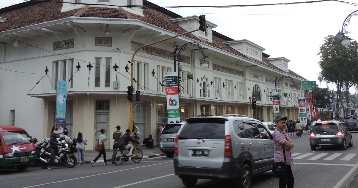 Sepanjang Jalan Asia Afrika Bandung  This Time For News