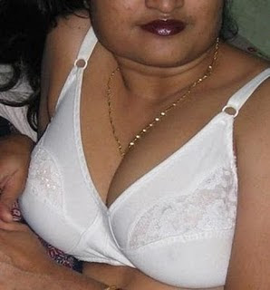 Tamil Aunty White Blouse Hot Image