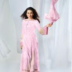 Karisma-Kapoor-Model-For-CRESCENT-Lawn-Collection-2012-By-Faraz-Mana