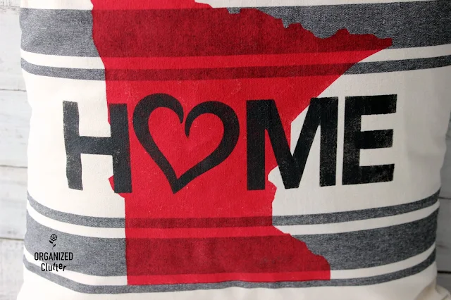 Easy DIY Hobby Lobby Stenciled Pillow Cover #Minnesota #statepride #stencil #HobbyLobby #pillowcover #throwpillow