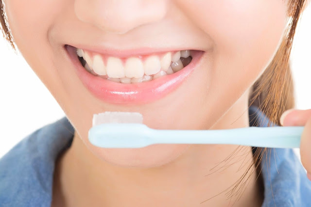 Cari Inilah 10 Kesalahan Yang Sering Dilakukan Saat Menyikat Gigi, Tips Kesehatan, Tips Kesehatan