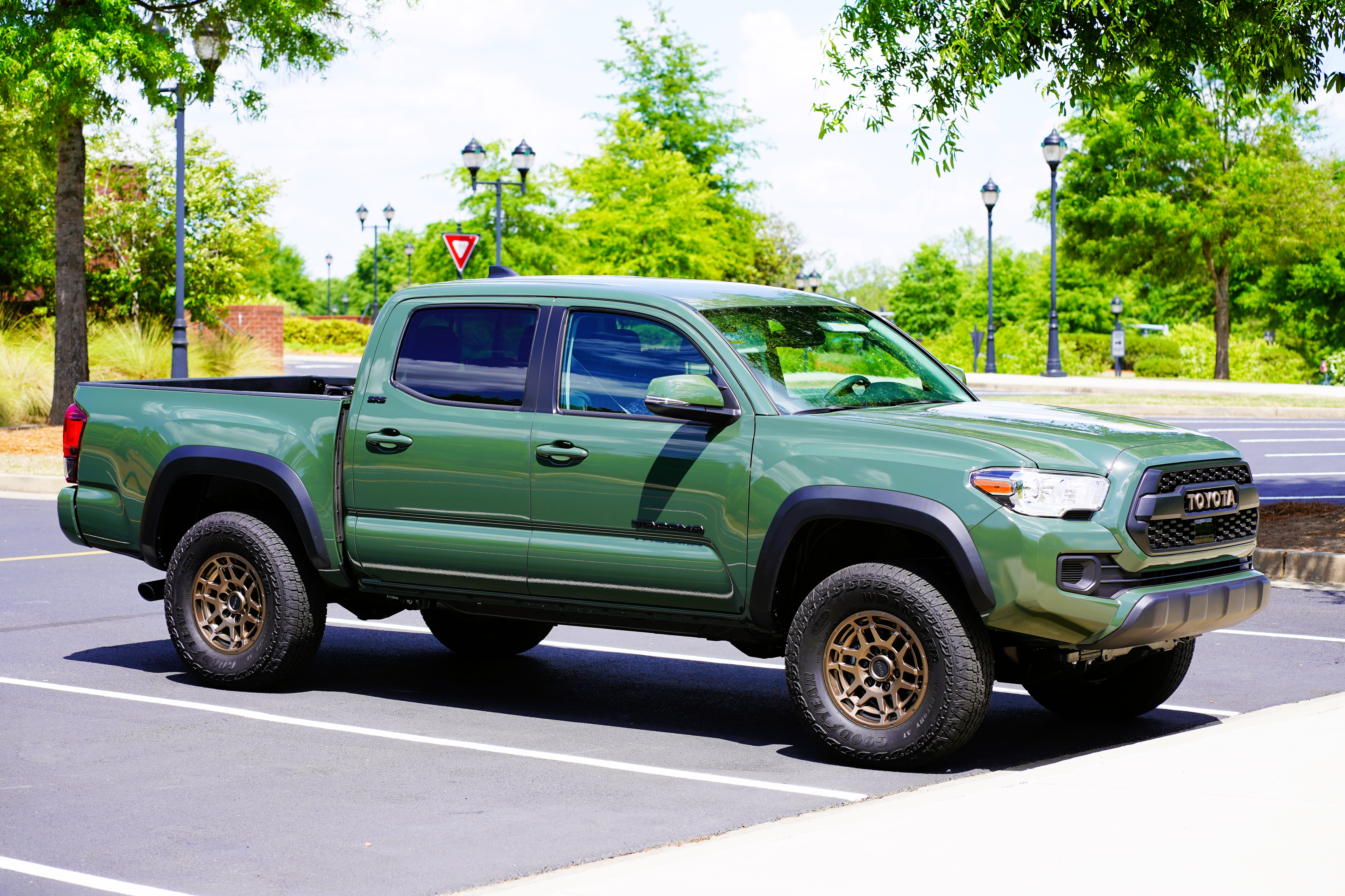 The Pros and Cons of the 2022 Toyota Tacoma SR5 4X4 Double Cab