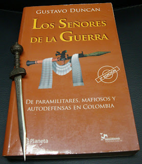 Portada del libro Los señores de la guerra, de Gustavo Duncan