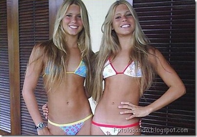 garotas gêmeas sexy e peladas 14