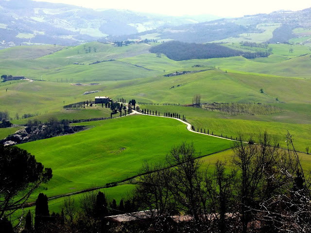 por los campos de la toscana