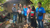 Peduli Lansia, Karang Taruna Pancur Batu Bagi - Bagi Sembako di Desa Tuntungan II
