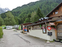 フランスのアルジェンティエール氷河キョンプ場 Camping du Glacier d’Argentière