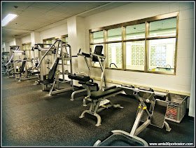 Sala de Pesas y Cardio en el The Cambridge War Memorial Recreation Center