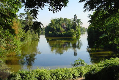 foto do parque Bois de Boulogne mostrando o lago inferior