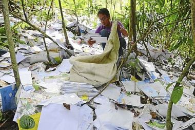 Pos Malaysia Kutip Semula Lambakan Surat Dalam Hutan