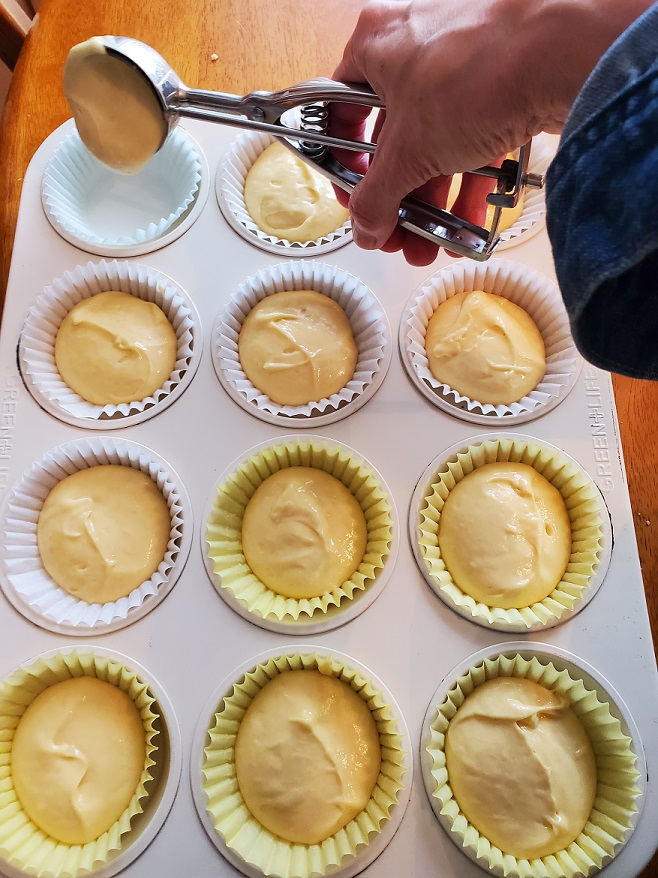 cupcakes using an ice cream scoop