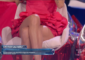 Elisabetta Gregoraci cosce vestito rosso Gfvip 18 dicembre