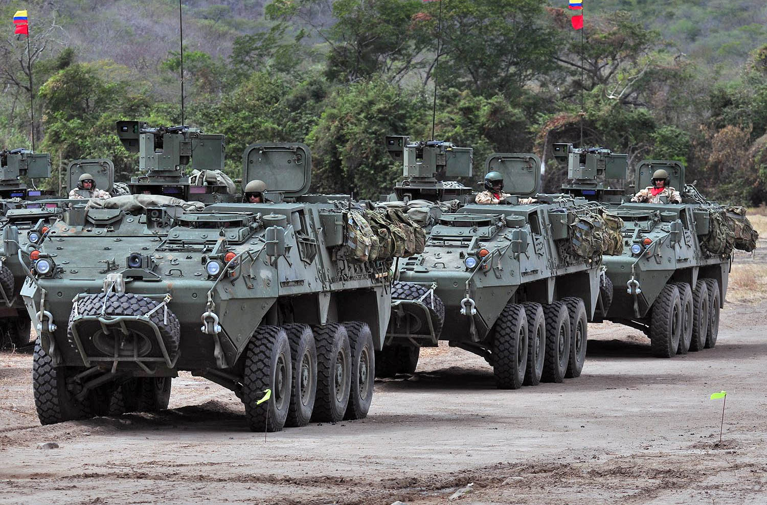 Colombia se arma: Gobierno destina 5.2 billones de pesos para compra de blindados, artillería, buques de guerra y misiles antiaéreos