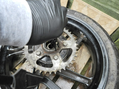 Aprilia RS 125 cush drive removal sprocket assembly strip down