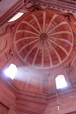 Dome inside Fatehpur Sikri