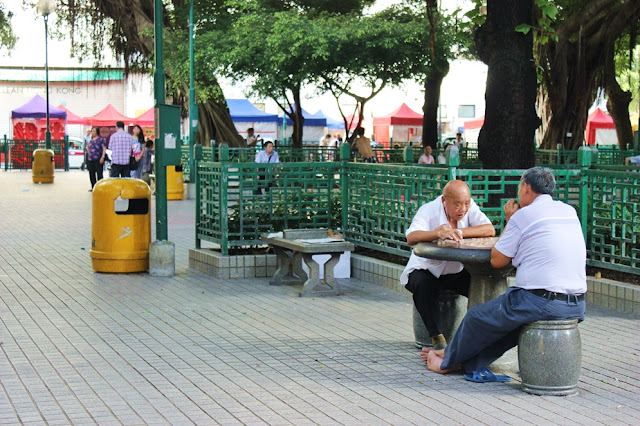 Schachspielen, alte Männer, Parks in Hong Kong, Mongkok