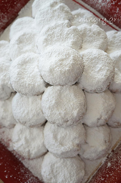 Kourabiedes: Greek Christmas Butter Cookies