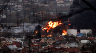 Ukraine announces the restoration of the city of Trostantiens, Lviv is subjected to Russian missile attacks  On Saturday, Ukrainian forces announced the recapture of the city of Trostianets in the northeastern Sumy region, while Lviv Mayor Andrei Sadovy confirmed that the city was under a new missile attack by Russian forces.  The Ukrainian forces announced, on Saturday, the recapture of the city of "Trostianets" in the "Sumy" region in the northeast of the country.  The Ukrainian National News Agency reported that the "93rd Brigade" succeeded in liberating the city of "Trostianets" in the "Sumy" region from Russian forces.  The brigade command said, in a statement posted on Facebook, that "the 93rd Brigade, with the help of the Regional Defense Forces and local militants, liberated Trostianets in the Sumy region from the Russian occupation forces," according to the agency.  "After facing a number of failures, the Russian army fled from Trostantiens, leaving behind weapons, equipment and ammunition for use by the 93rd Brigade to liberate other Ukrainian cities from occupation," the statement added.  Meanwhile, the Ukrainian mayor of Lviv, Andrei Sadovy, announced that the city was subjected to a new missile attack by Russian forces.  Sadovy said, through his account on the Telegram platform, that the missile attack occurred on Saturday evening, and there were 3 explosions as a result of it.  He pointed to the continuing threat of Russian air attacks on the city.   Earlier on Saturday, Lviv Governor Maxim Kozytsky announced that "three powerful explosions" occurred near the city, coinciding with the conclusion of US President Joe Biden's visit to refugees in neighboring Poland.  Sirens sounded in the city in western Ukraine near the border with Poland, according to the Associated Press.  Video footage from the US agency showed thick plumes of smoke rising over the city.   It should be noted that since the beginning of the Russian military operation against Ukraine, Lviv has become a safe haven for about 200,000 displaced Ukrainians.  In another context, the Ukrainian Foreign Minister announced in a written statement to Agence France-Presse on Saturday that the United States assured Kiev that it "does not oppose" the delivery of Polish fighters.  "The United States assured us that it does not oppose the transfer of aircraft," wrote Dmytro Kuleba, who met earlier with US President Joe Biden during his visit to Poland, adding that "the ball is now in Poland's court."  On February 24, Russia launched a military operation in Ukraine, which was followed by angry international reactions and the imposition of "tough" economic and financial sanctions on Moscow.  To end the operation, Russia requires Ukraine to abandon any plans to join military entities, including the North Atlantic Treaty Organization (NATO), and to adhere to complete neutrality, which Kyiv considers an "interference in its sovereignty."