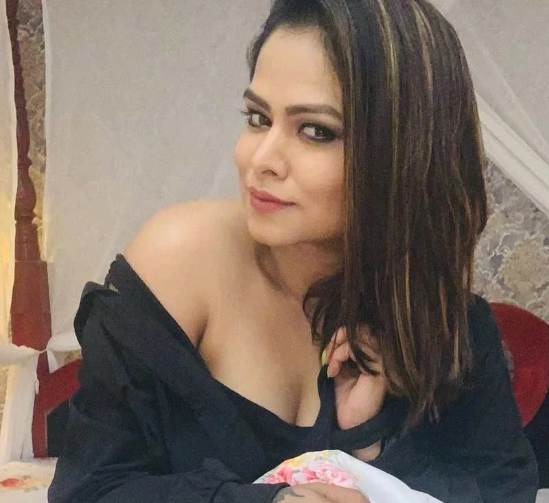 Glamour Girl Chhandita Padhi Looks Hot in Black