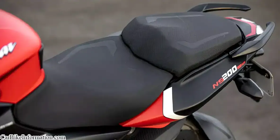 Bajaj Pulsar NS200 Seat