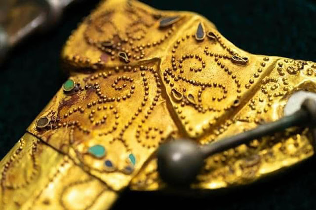 850 χρυσά αντικείμενα της εποχής των Σκυθών βρέθηκαν στο Καζακστάν