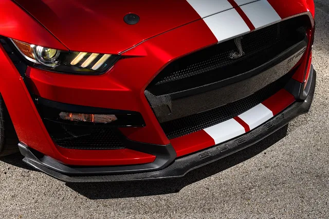 Ford Mustang Shelby GT500 / AutosMk