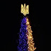 Ukrán színekben pompázó fával kívánt boldog karácsonyt Guy Verhofstadt