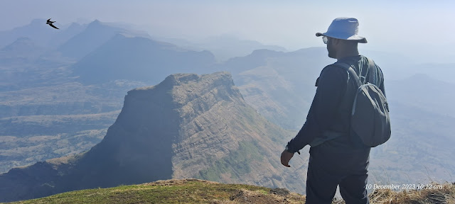 परशुराम मंदिर इथून दिसणारा सालोटा गड - साल्हेर