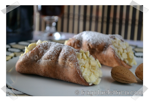 Cannoli Siciliani alle Mandorle