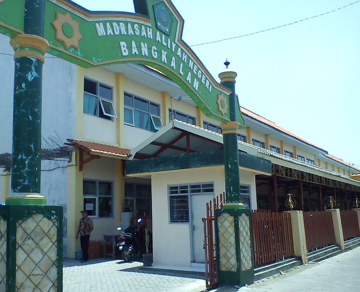 Pengertian Madrasah, Ciriciri, Langkah Pengembangan Serta